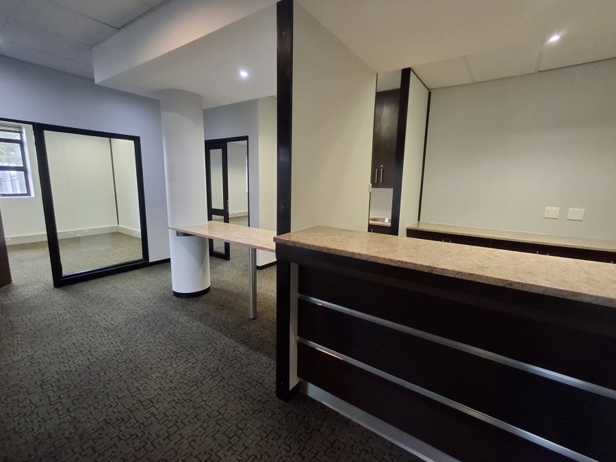To Let Commercial Property for Rent in Vincent Eastern Cape